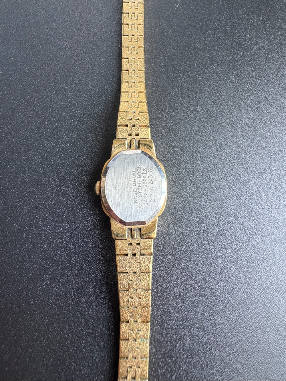 Seiko Women’s Vintage Dainty Gold-tone Textured Bracelet Watch with Square Dial - Picture 7 of 8